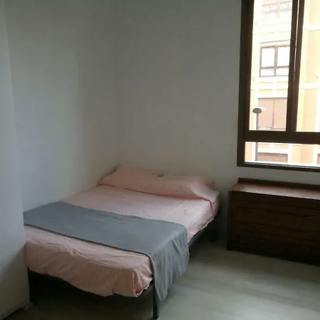 Bilbao Habitaciones ホームステイ ビルバオ